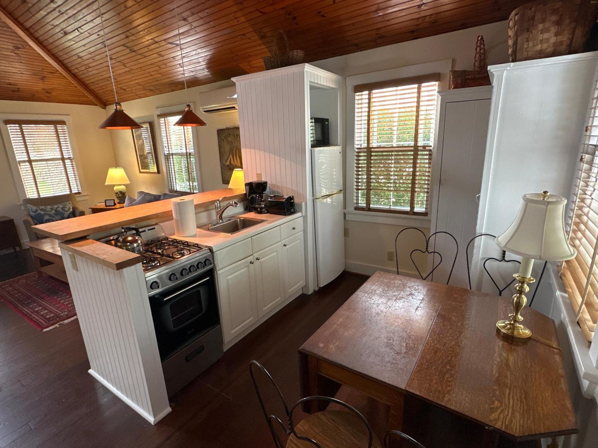 The 1708 House Bed & Breakfast Саутхемптън Екстериор снимка