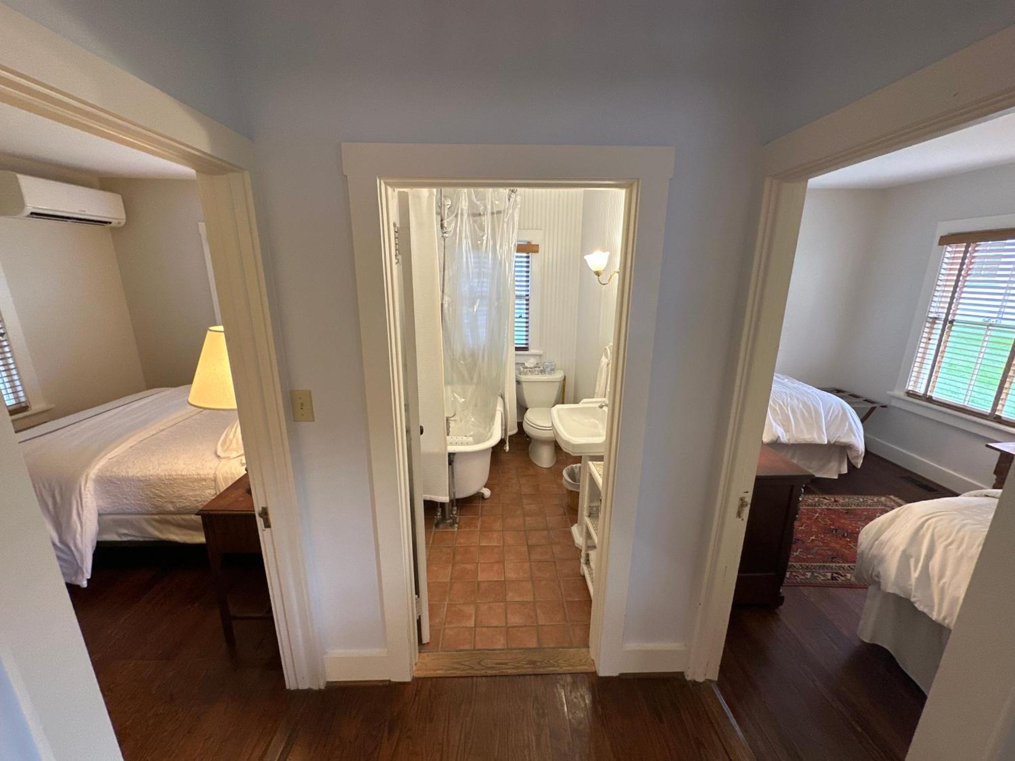 The 1708 House Bed & Breakfast Саутхемптън Екстериор снимка